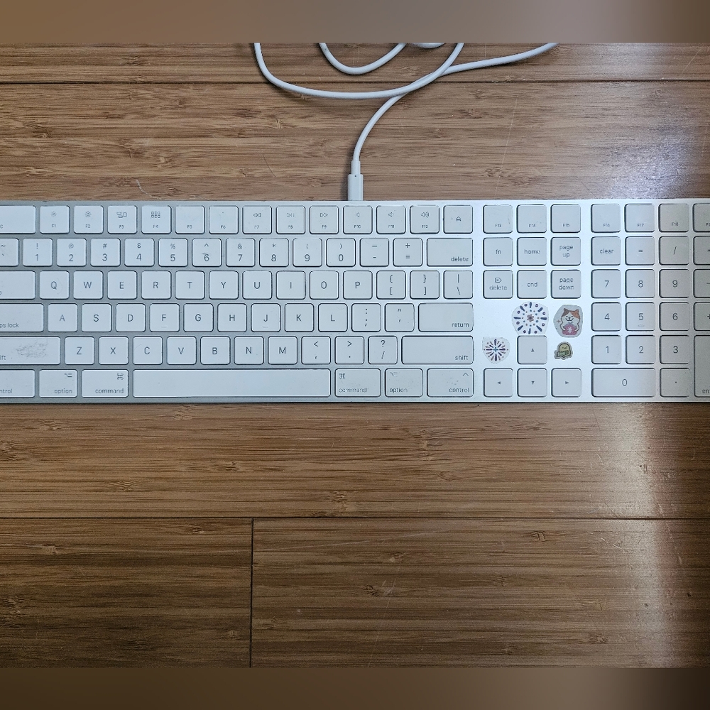 Apple Keyboard Model A1843 - Picture 3 of 4